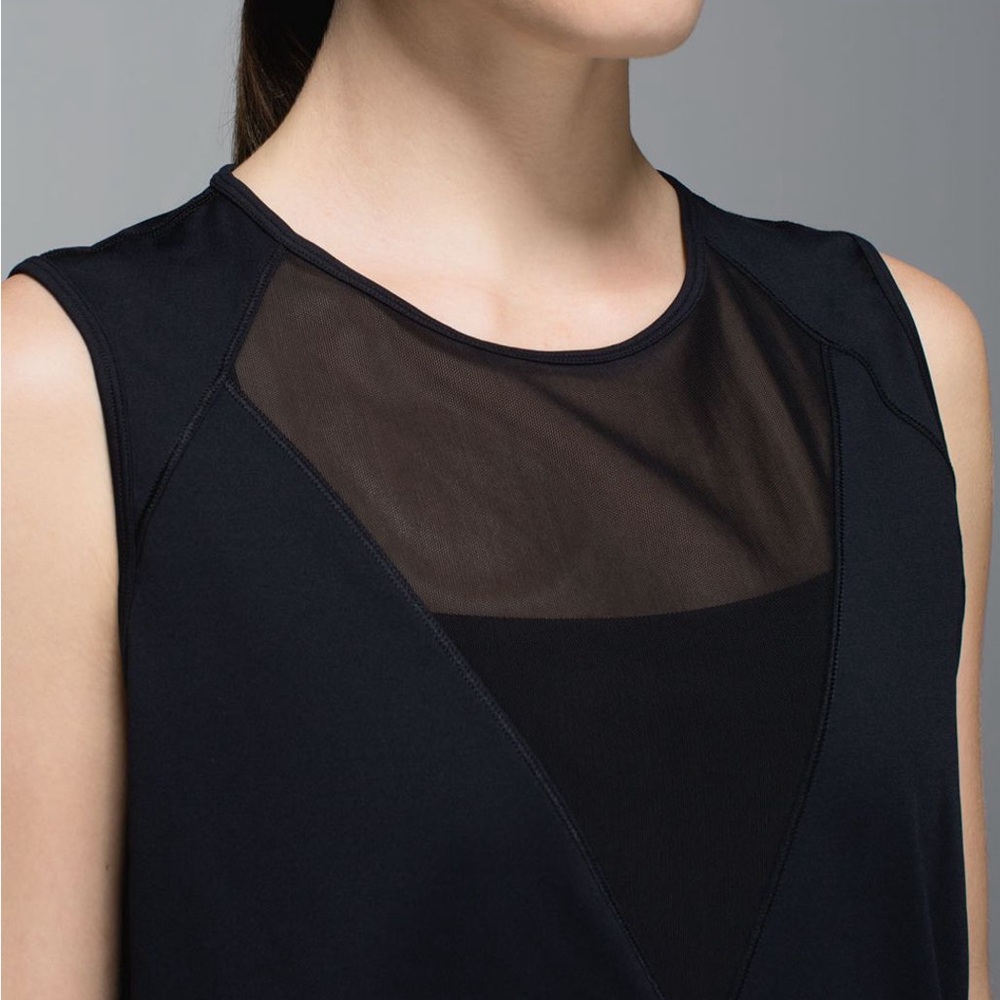 Lululemon Plank Tank - Picture 2 of 8